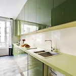 Beaubourg Apartment *